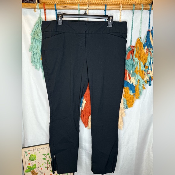 The Limited Black Exact Stretch Straight Leg Pants Womens Career Wear Size 14 - Picture 3 of 12